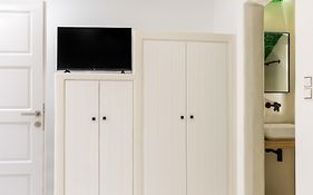 Naxos Downtown Apartments & Suites